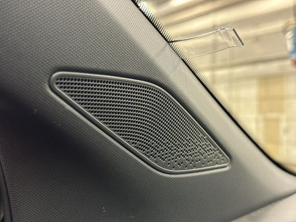 Skoda Enyaq 2023 Musta