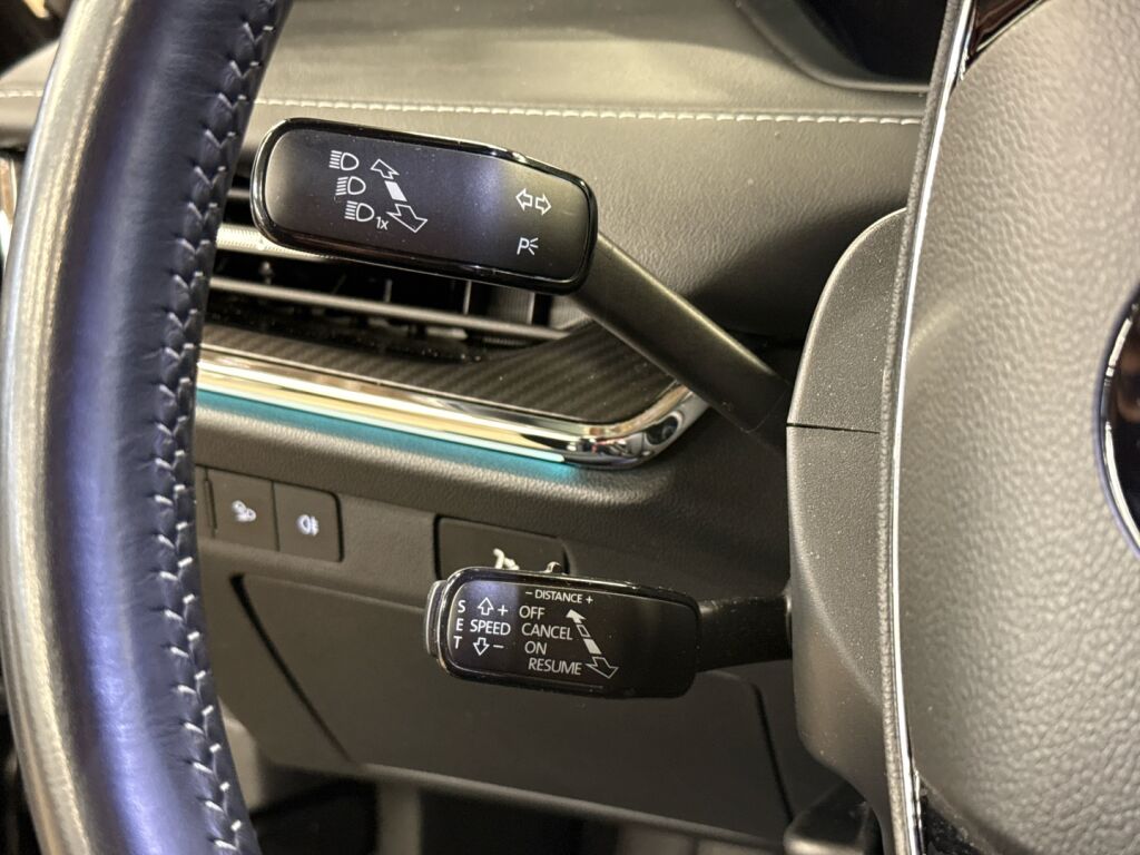 Skoda Enyaq 2023 Musta