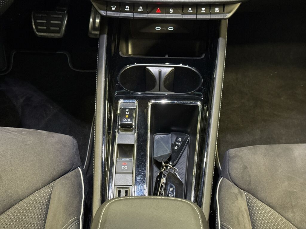 Skoda Enyaq 2023 Musta