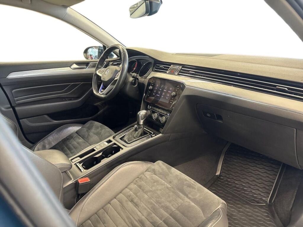 Volkswagen Passat 2020 Sininen