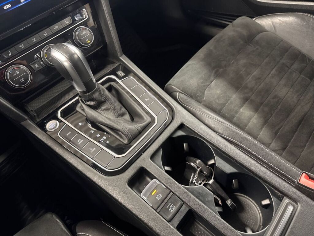 Volkswagen Passat 2020 Sininen