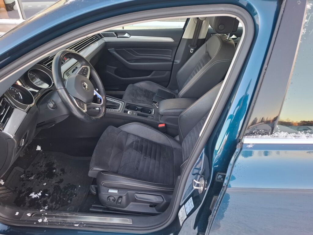 Volkswagen Passat 2020 Sininen