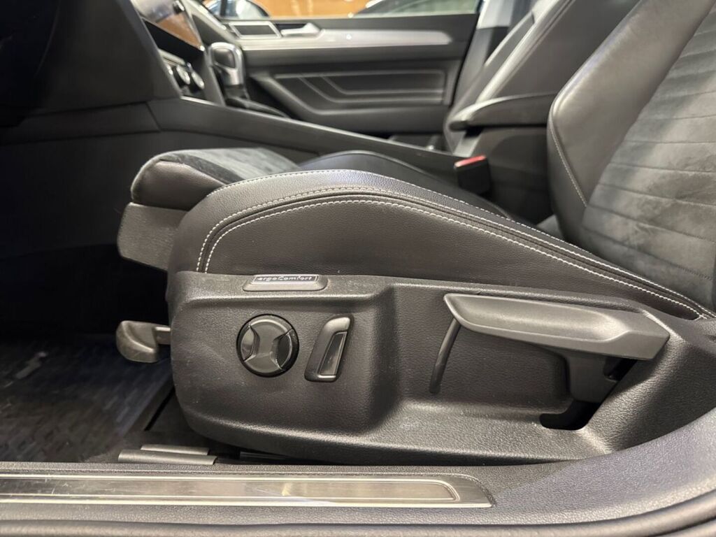 Volkswagen Passat 2020 Sininen