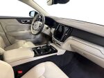 Volvo V60 2023 Musta