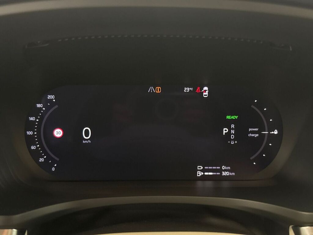 Volvo V60 2023 Musta
