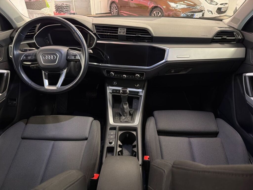 Audi Q3 2023 Valkoinen