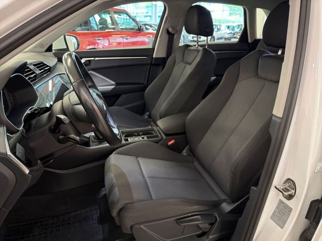 Audi Q3 2023 Valkoinen