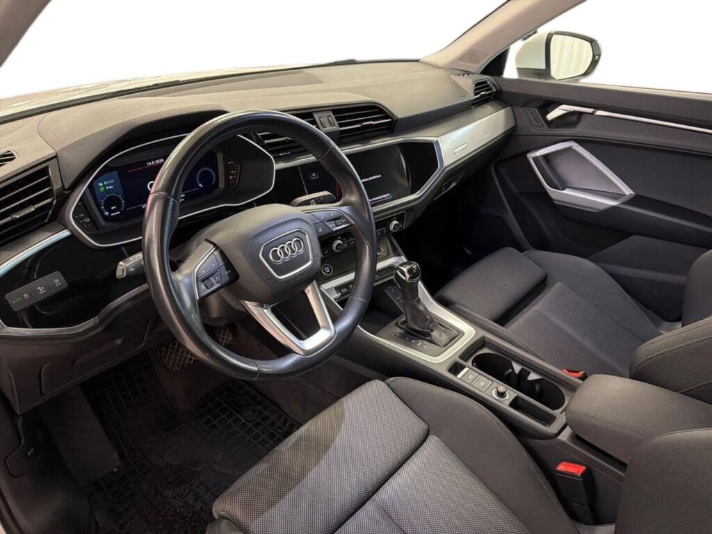 Audi Q3 2023 Valkoinen