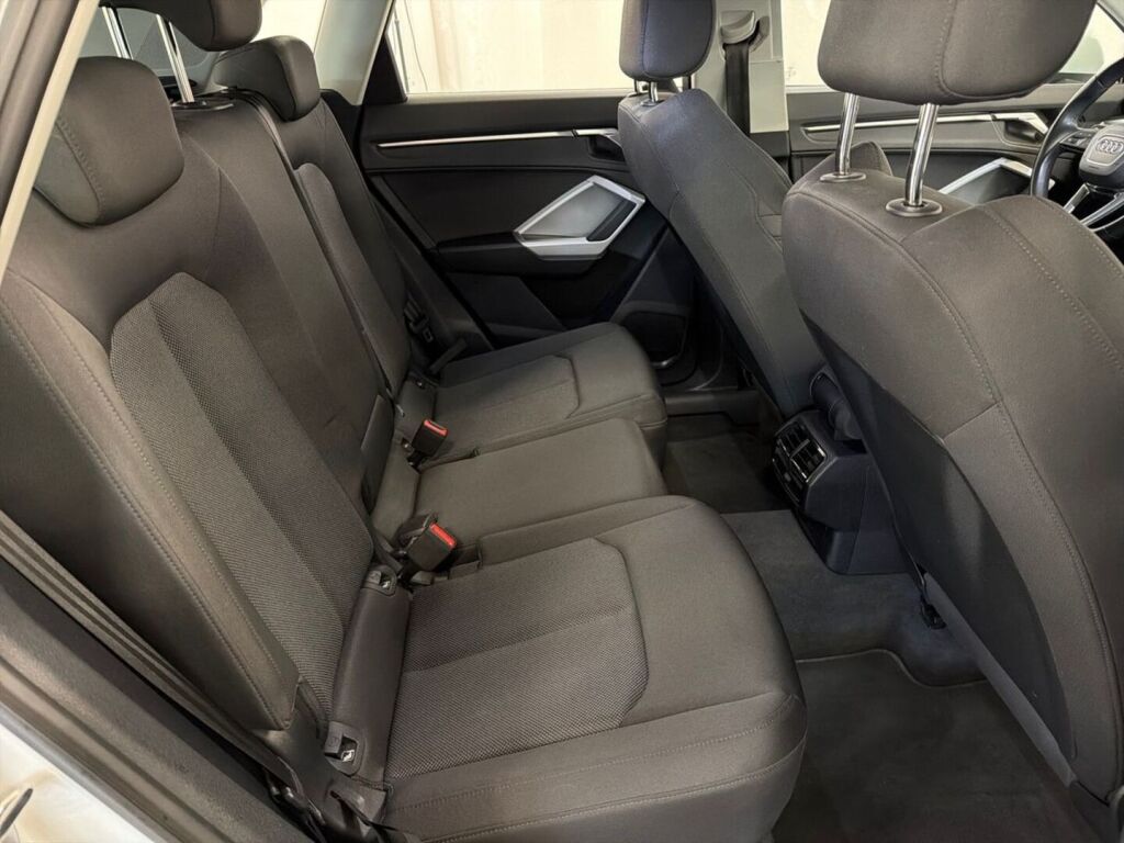 Audi Q3 2023 Valkoinen