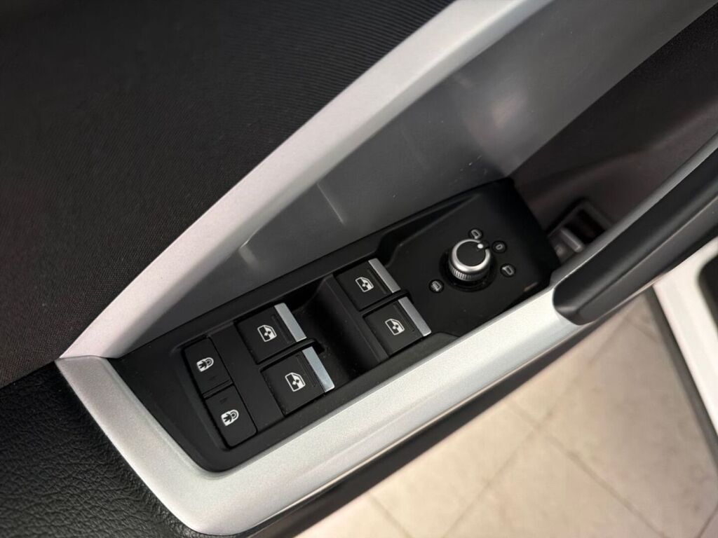 Audi Q3 2023 Valkoinen