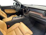 Volvo XC60 2024 Musta