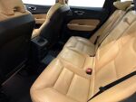 Volvo XC60 2024 Musta