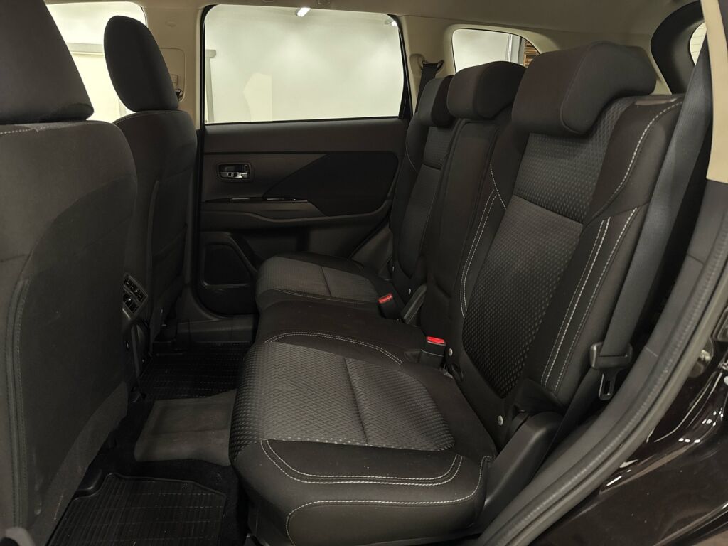 Mitsubishi Outlander PHEV 2019 Musta