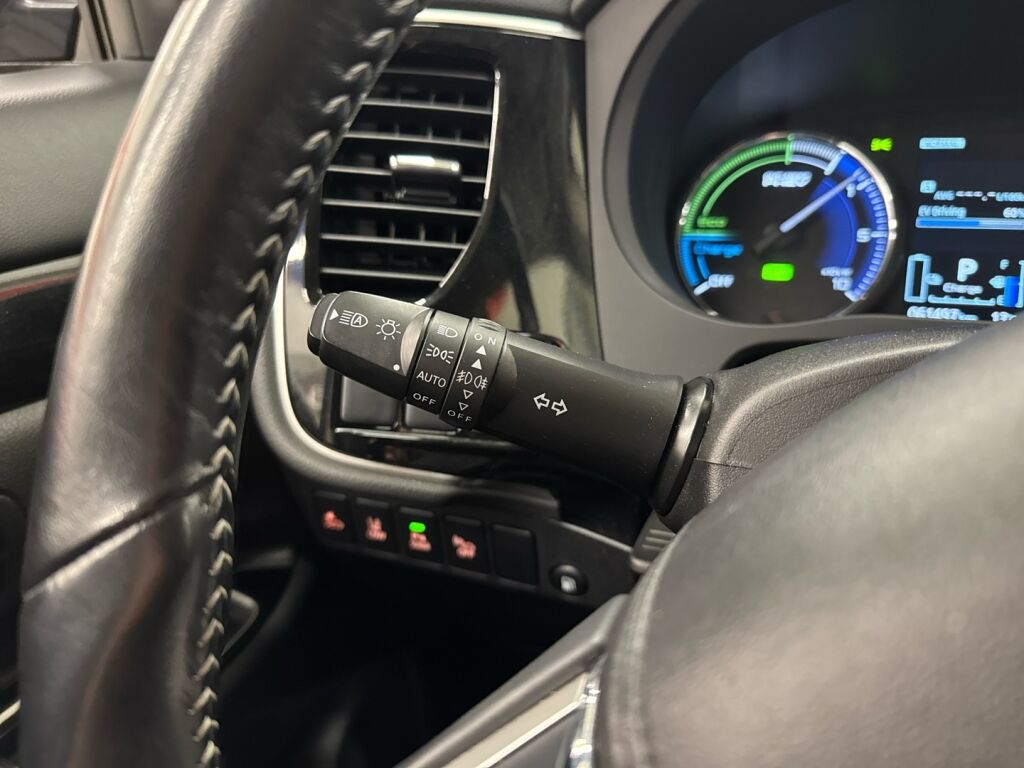 Mitsubishi Outlander PHEV 2019 Musta