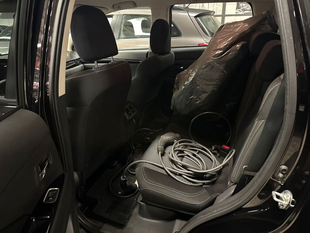 Mitsubishi Outlander PHEV 2019 Musta