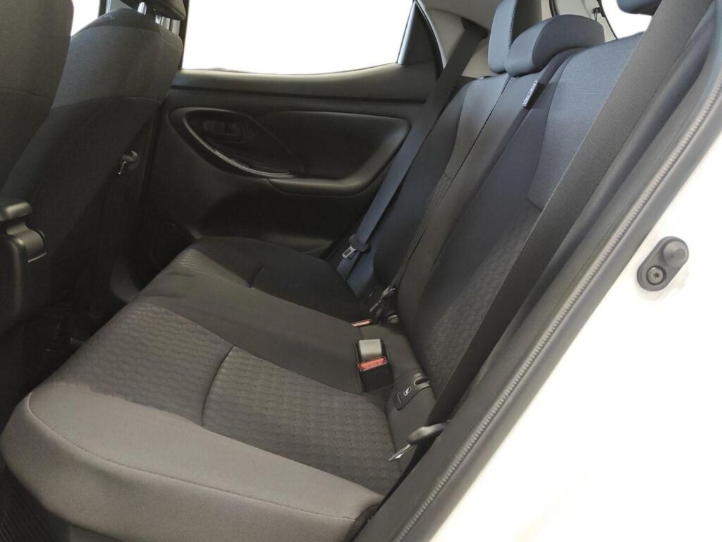 Toyota Yaris 2023 Valkoinen