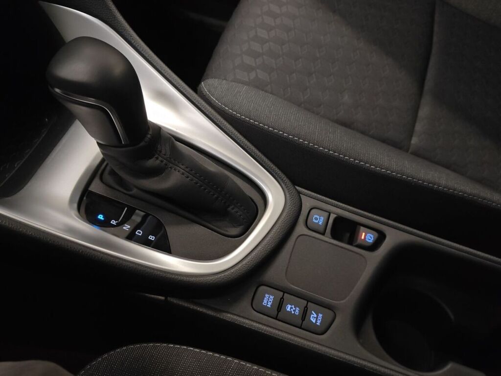 Toyota Yaris 2023 Valkoinen