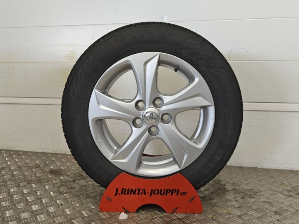 Toyota Yaris 2023 Valkoinen