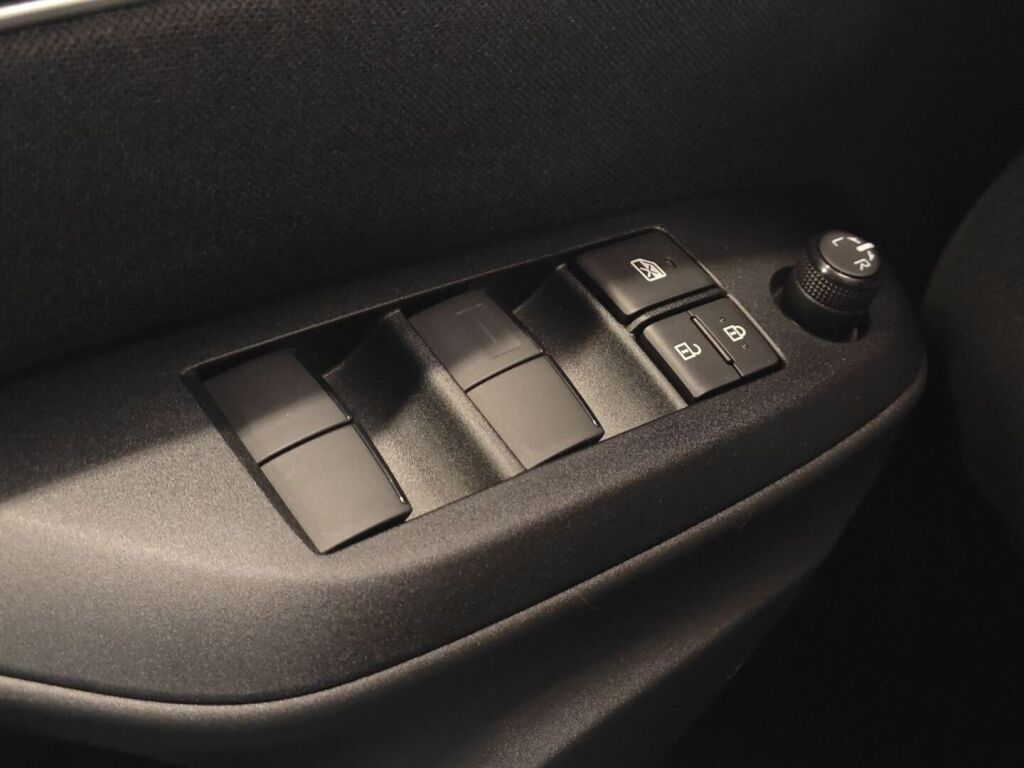 Toyota Yaris 2023 Valkoinen