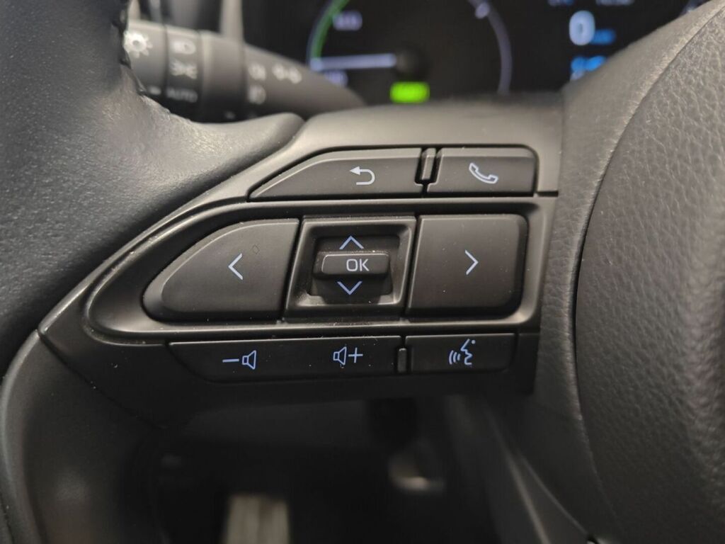 Toyota Yaris 2023 Valkoinen