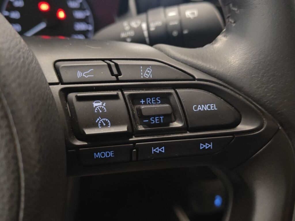 Toyota Yaris 2023 Valkoinen