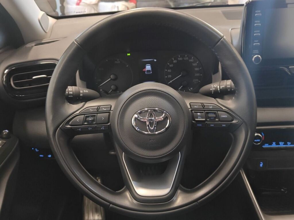 Toyota Yaris 2023 Valkoinen