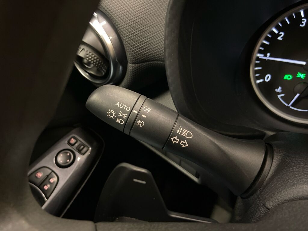 Nissan Juke 2023 Musta