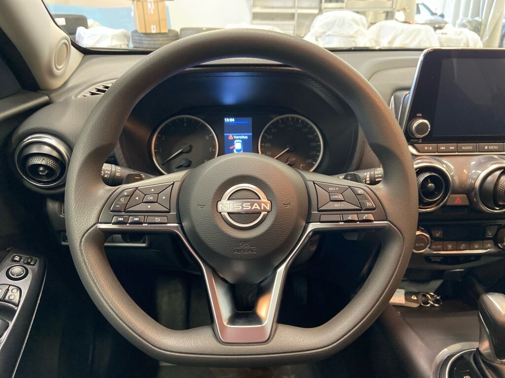 Nissan Juke 2023 Musta