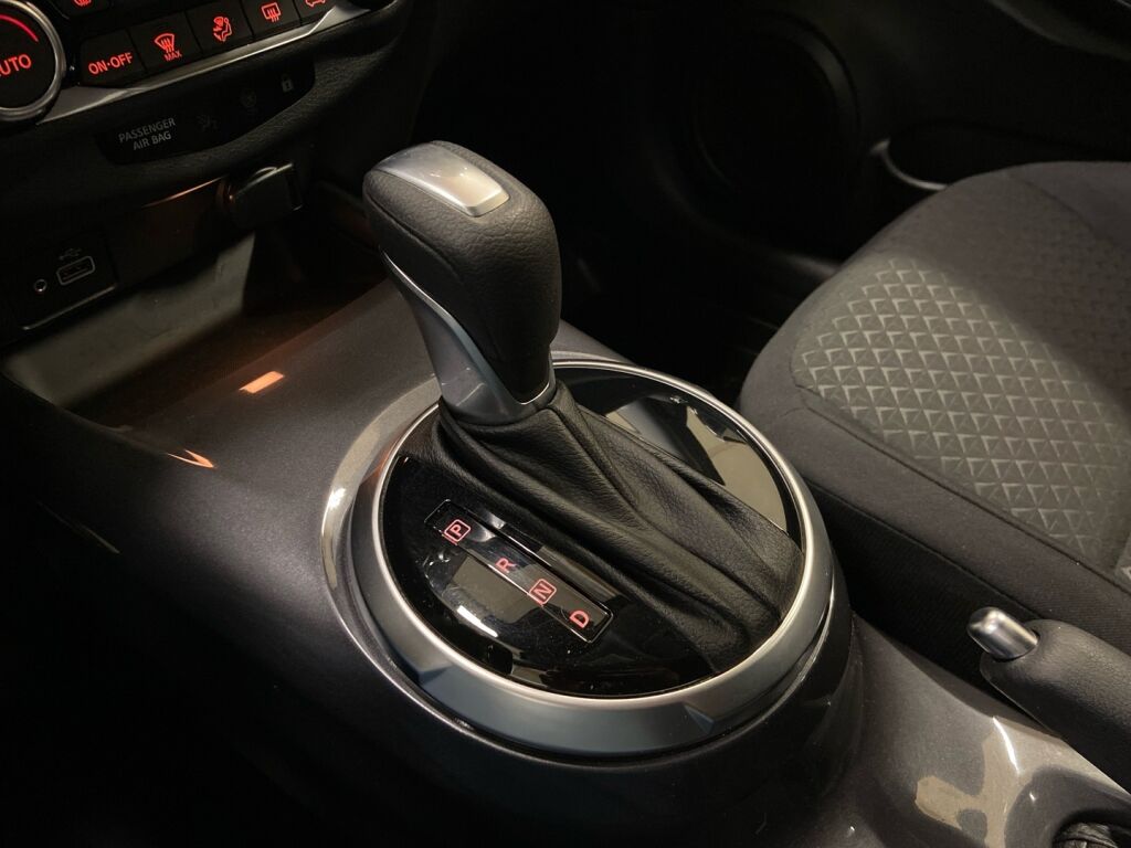 Nissan Juke 2023 Musta