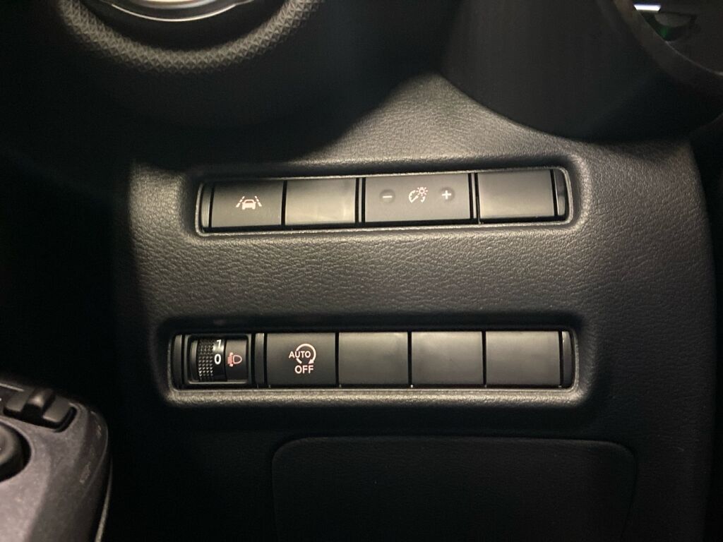 Nissan Juke 2023 Musta