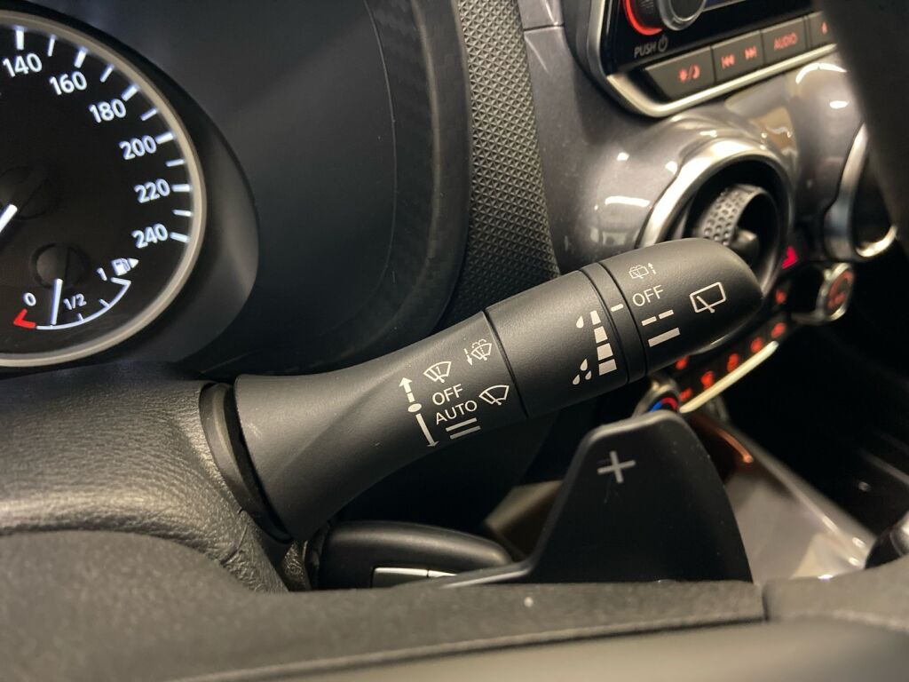 Nissan Juke 2023 Musta