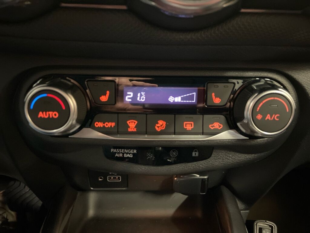 Nissan Juke 2023 Musta