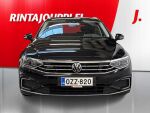 Volkswagen Passat 2023 Musta