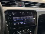 Volkswagen Passat 2023 Musta