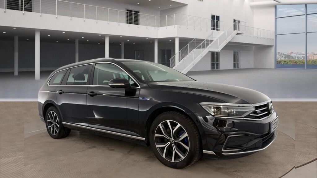 Volkswagen Passat 2023 Musta