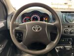 Toyota Hilux 2015 Punainen