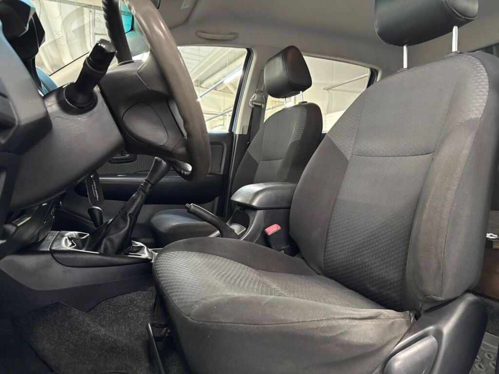Toyota Hilux 2015 Punainen
