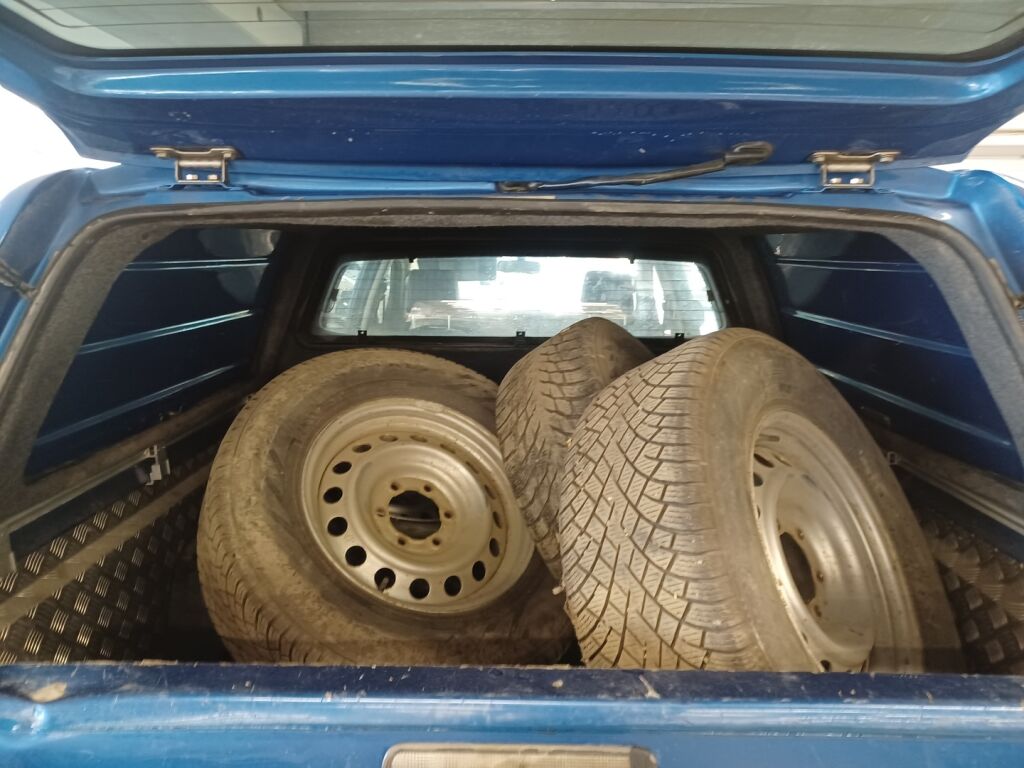 Toyota Hilux 2015 Punainen
