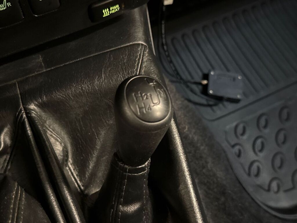 Toyota Hilux 2015 Punainen