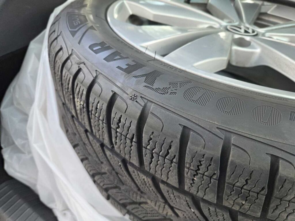 Volkswagen ID.3 2022 Harmaa (Moonstone Grey)