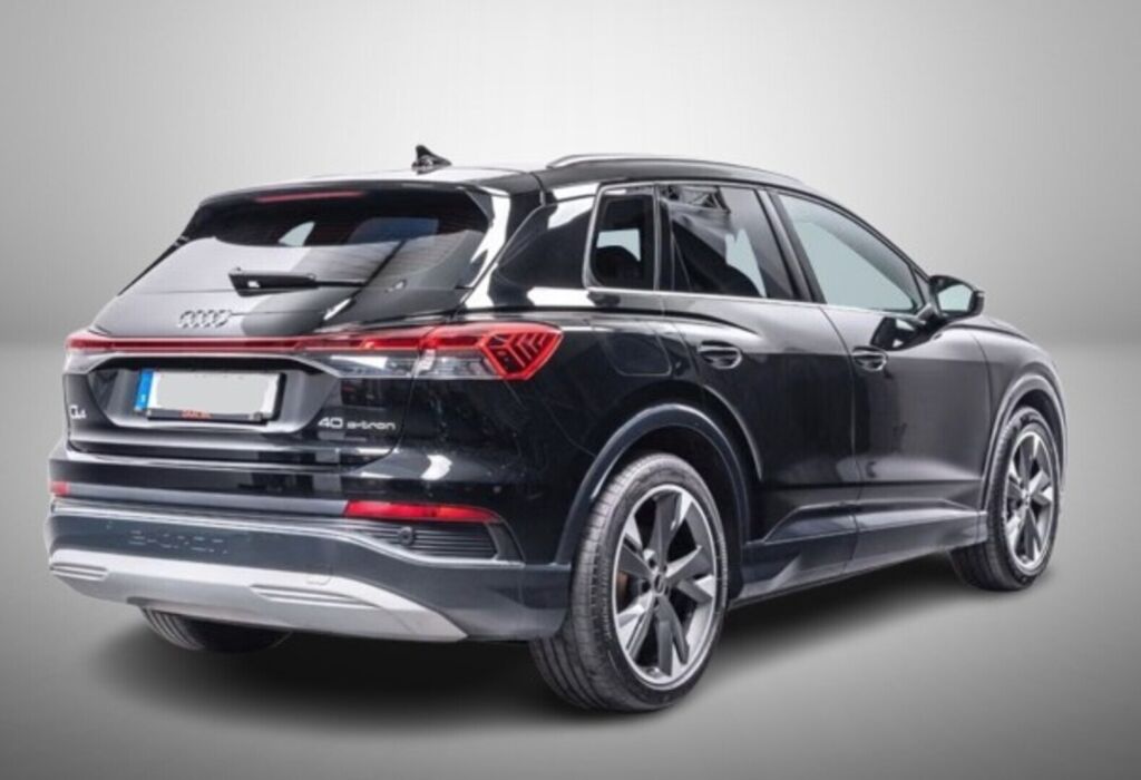 Audi Q4 e-tron 2022 Musta