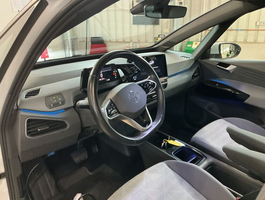 Volkswagen ID.3 2021 Met.valkoinen/musta katto