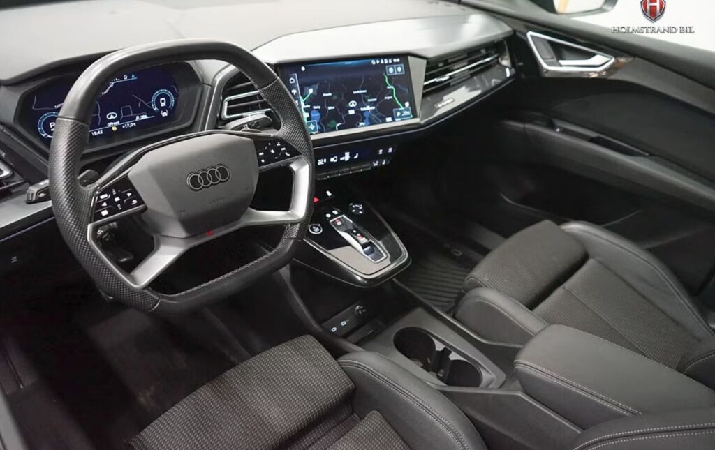 Audi Q4 e-tron 2022 Musta