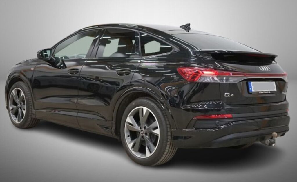 Audi Q4 e-tron 2022 Musta