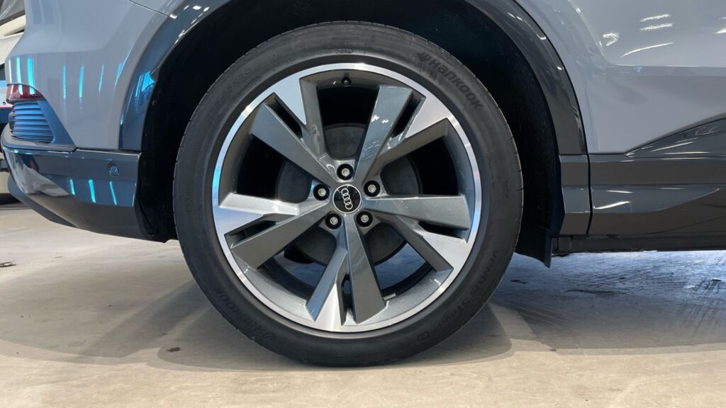 Audi Q4 e-tron 2023 