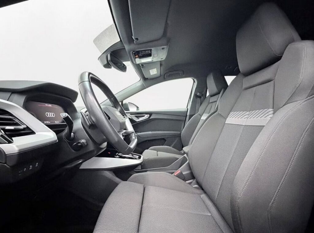 Audi Q4 e-tron 2022 Musta