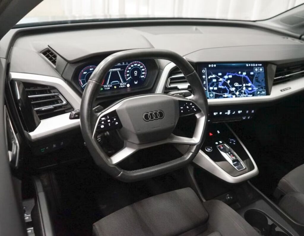 Audi Q4 e-tron 2023 Sininen (Navarra Blue)