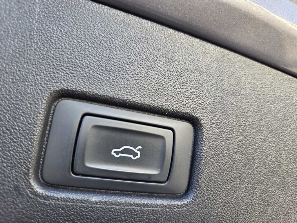 Audi Q4 e-tron 2023 Harmaa (Typhoon Grey Metallic)
