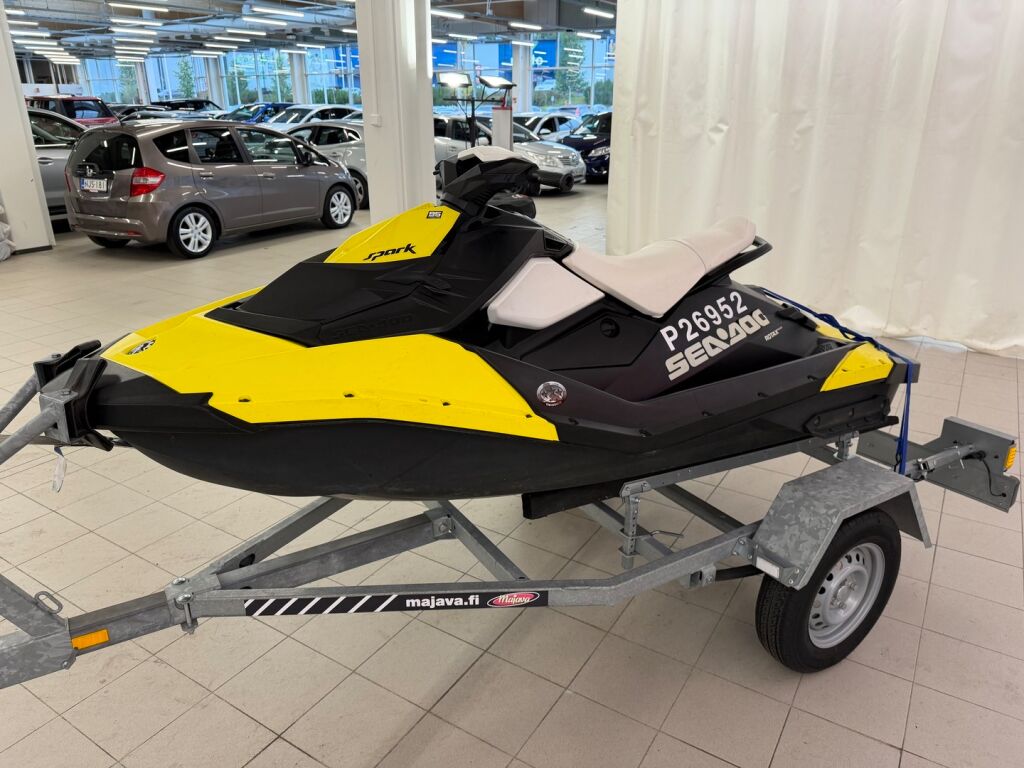 Sea-doo Spark 2015 Keltainen
