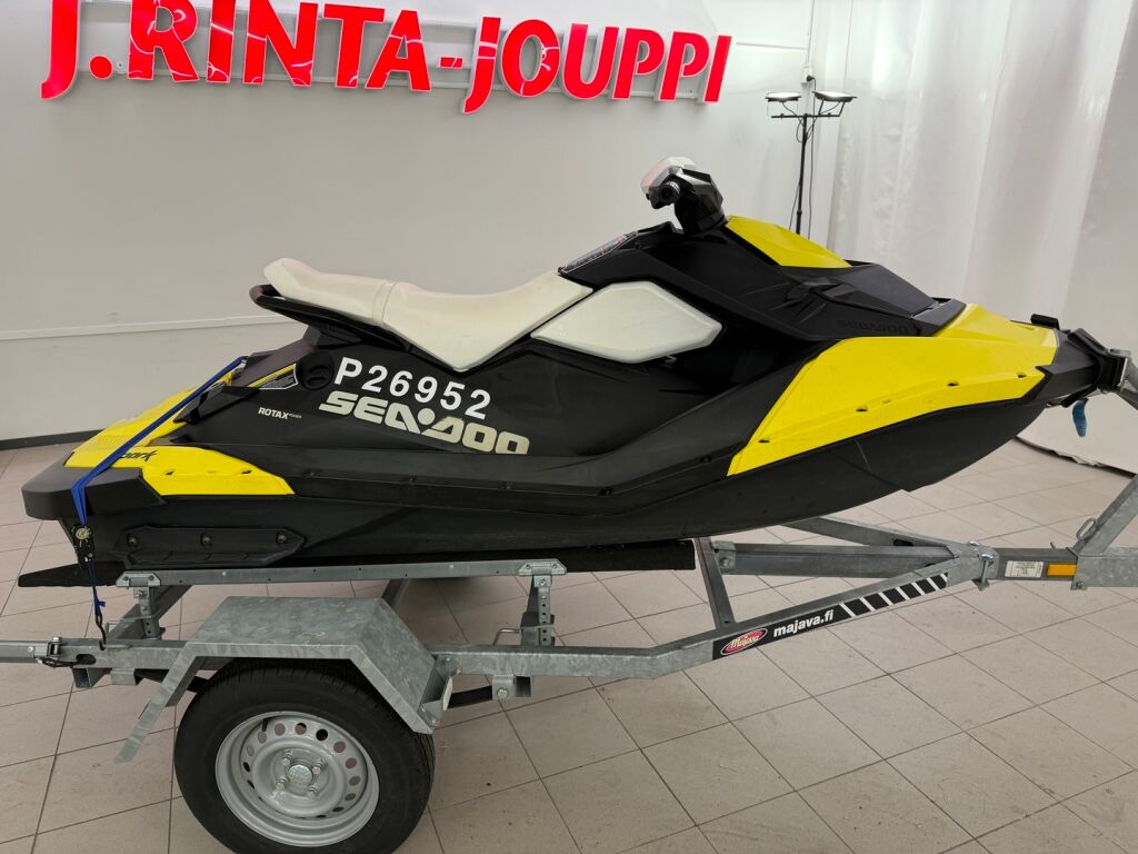 Sea-doo Spark 2015 Keltainen